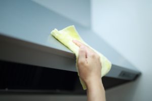 【オフィス清掃】給湯室の換気扇の正しい掃除方法をご紹介