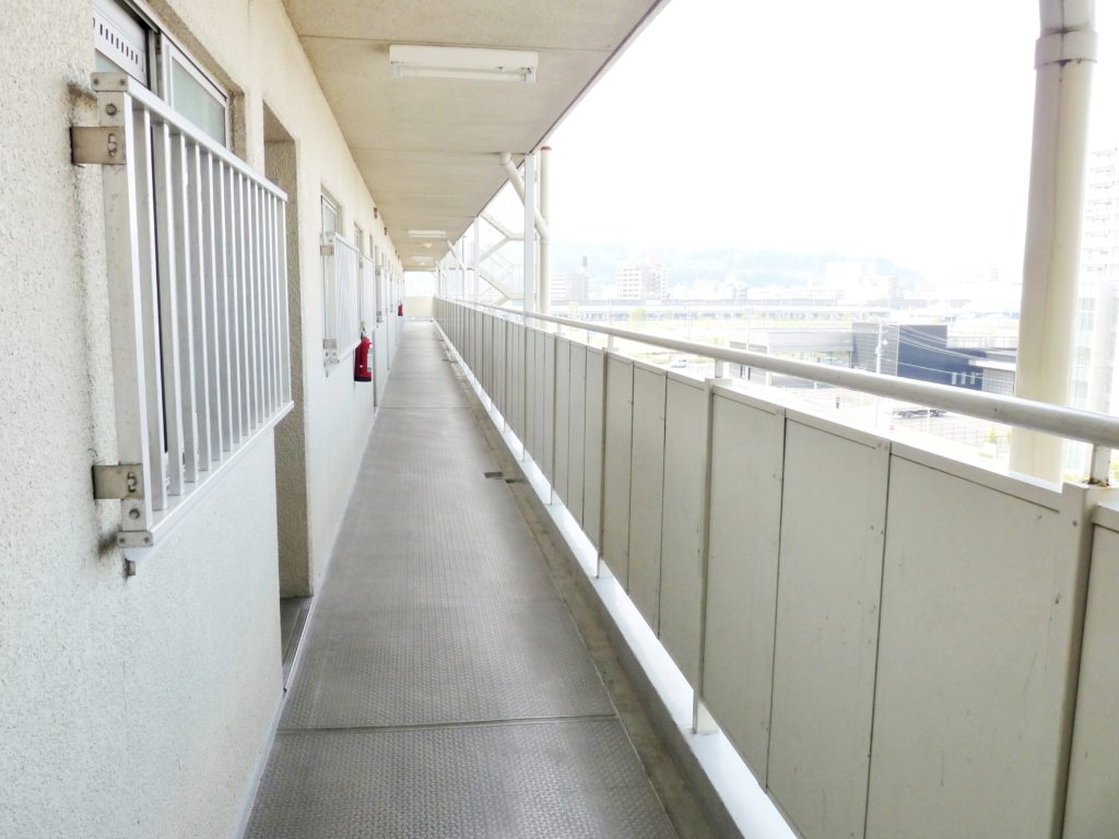 10046_00033_2 清掃で建物の価値を保つ