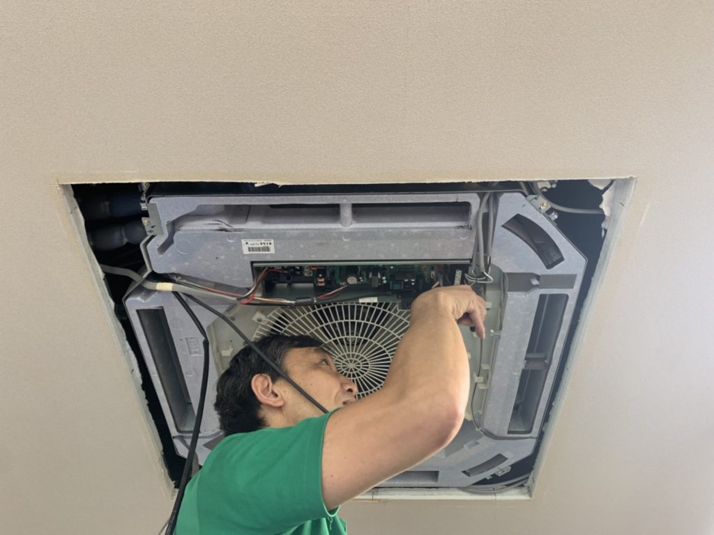 エアコン分解洗浄