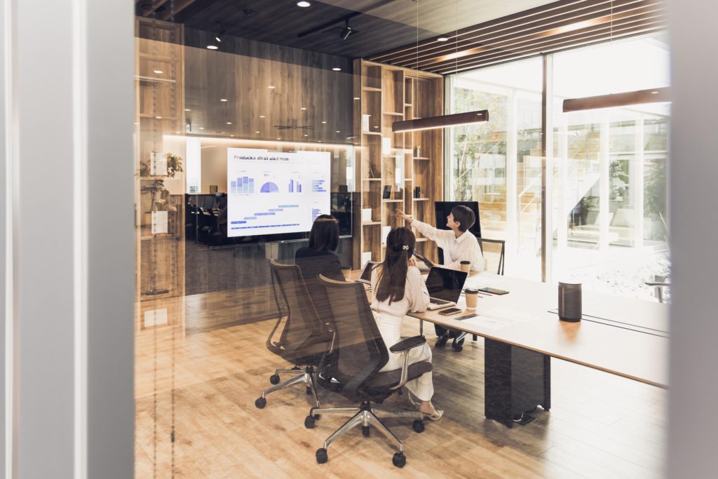 オフィス清掃を依頼するメリットについて