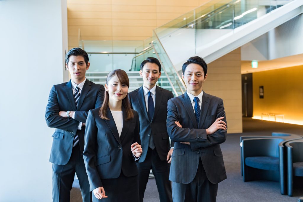 オフィス清掃で玄関・エントランスを常に清潔