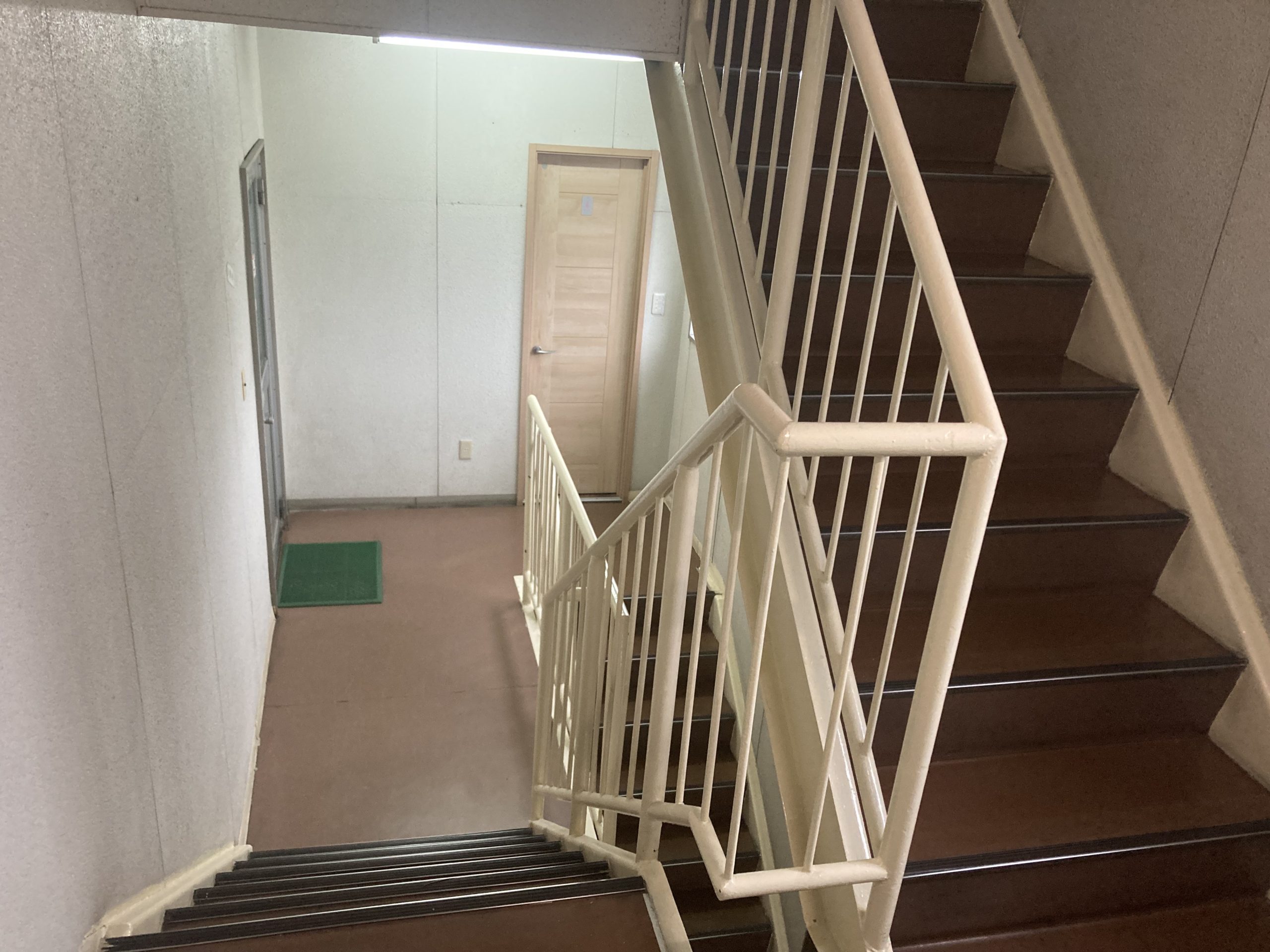 横井工業㈱　階段