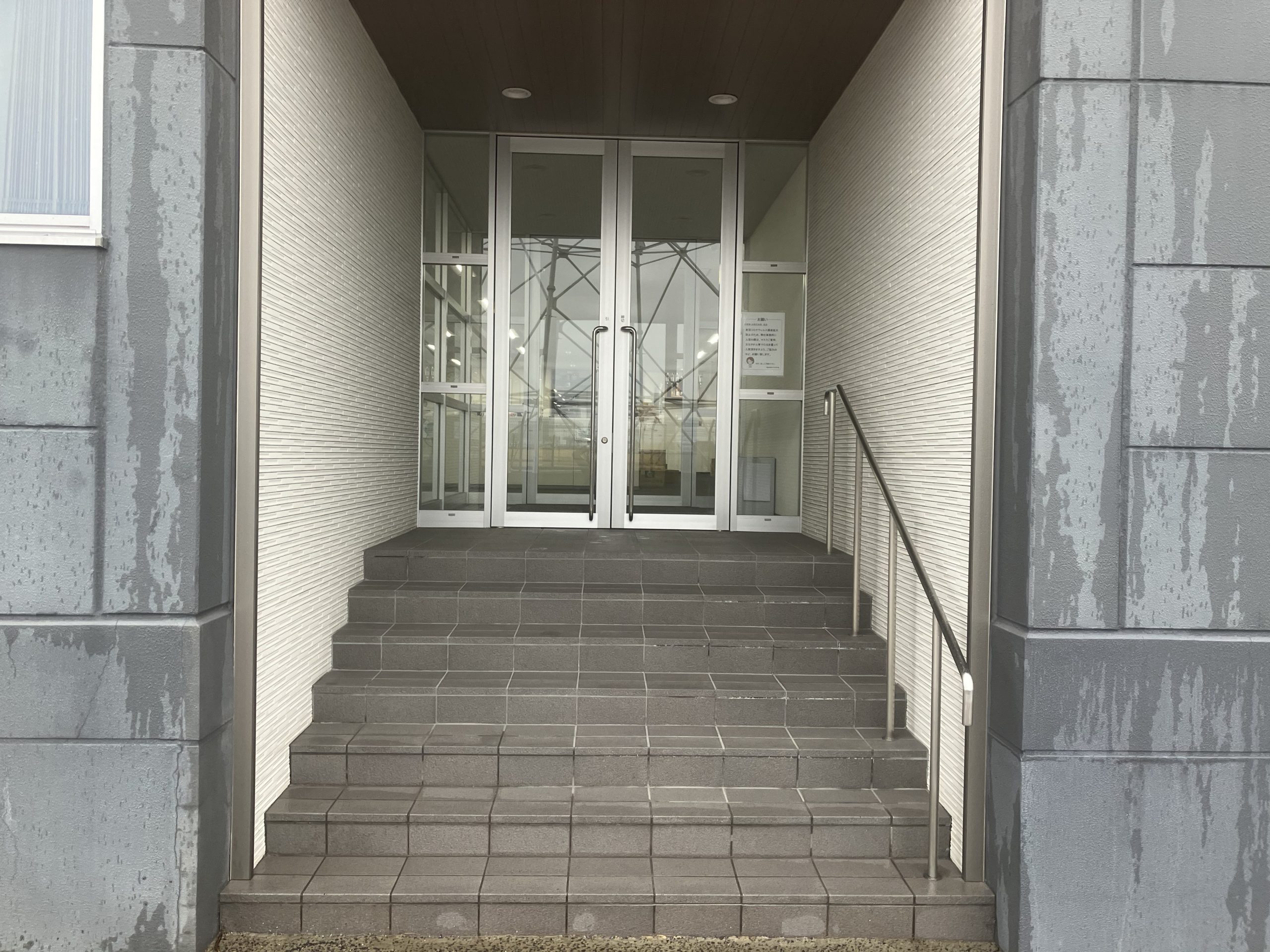 あゆみのロジフォレスト　玄関