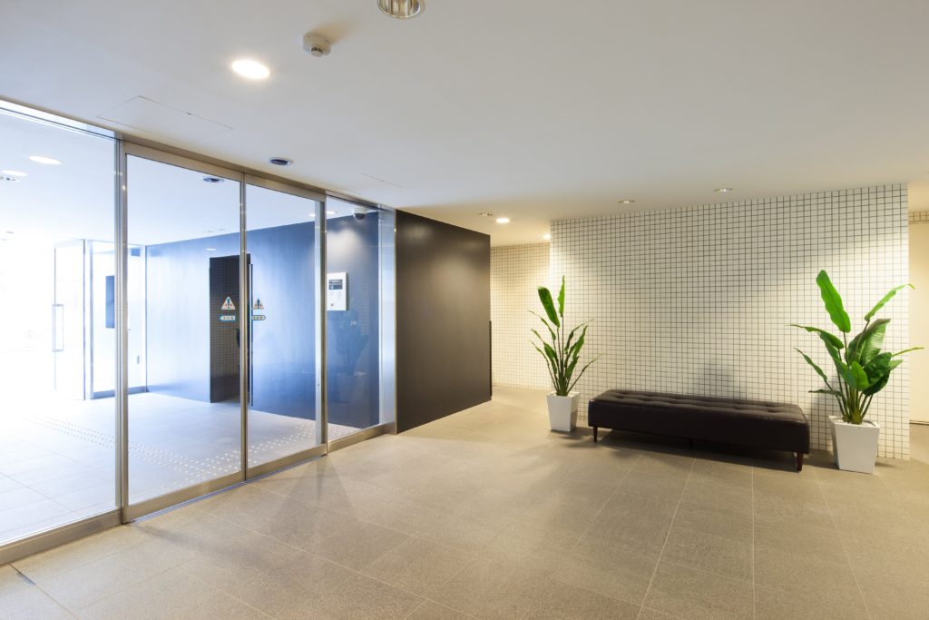 清掃依頼を出して共用部の清掃してもらう