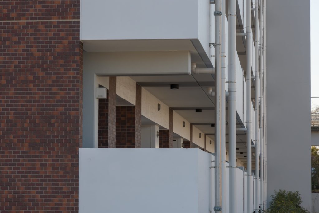 マンションの共用部清掃は清掃業者