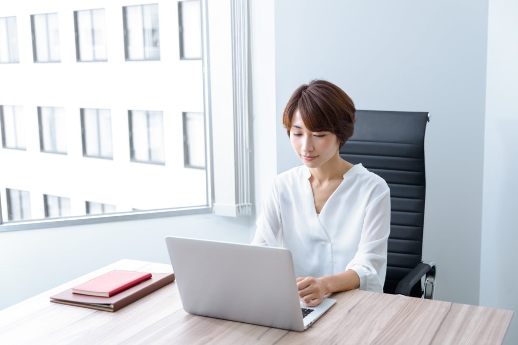 オフィス窓の結露汚れの予防策