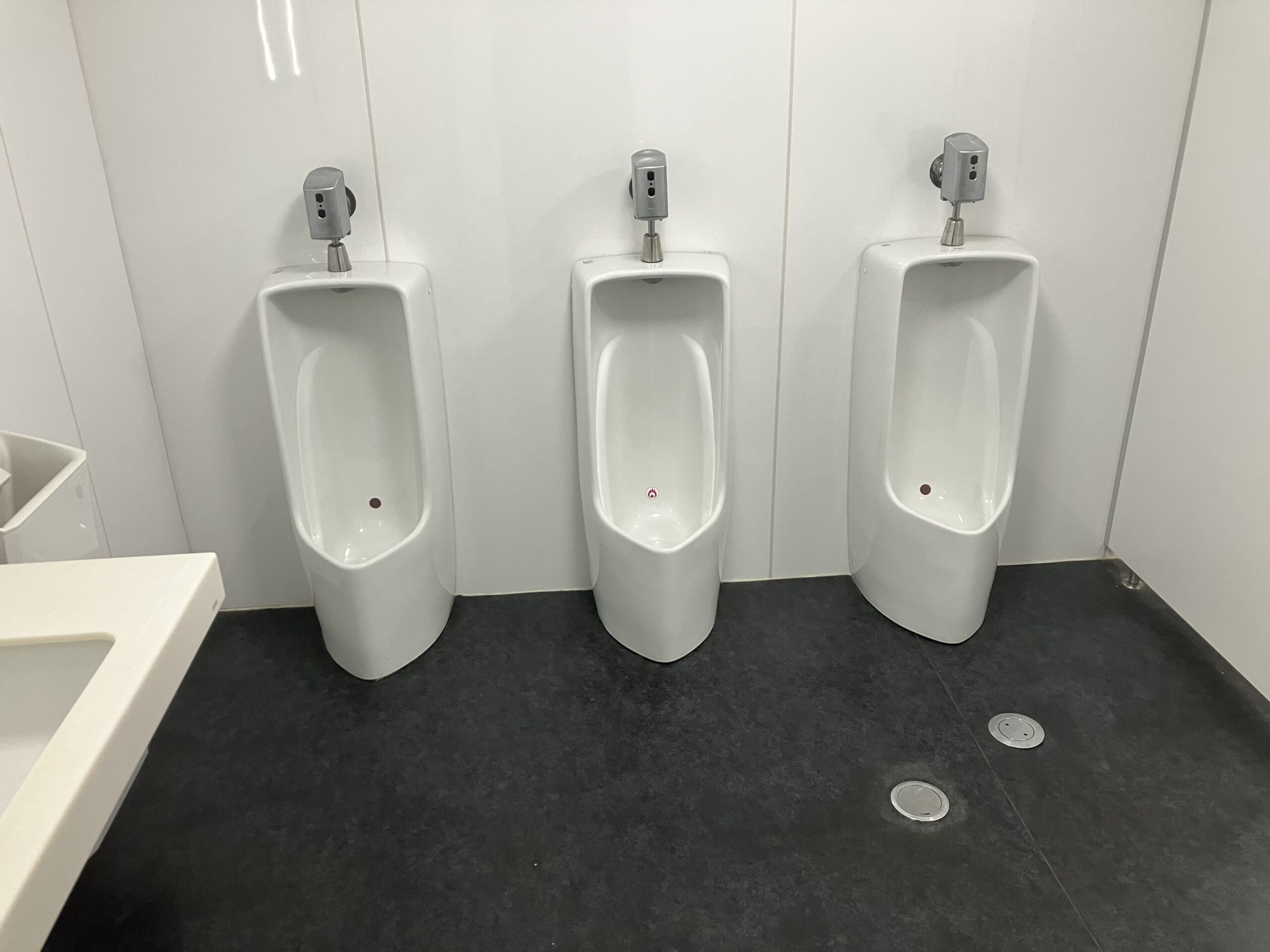 岸本無線株式会社　トイレ