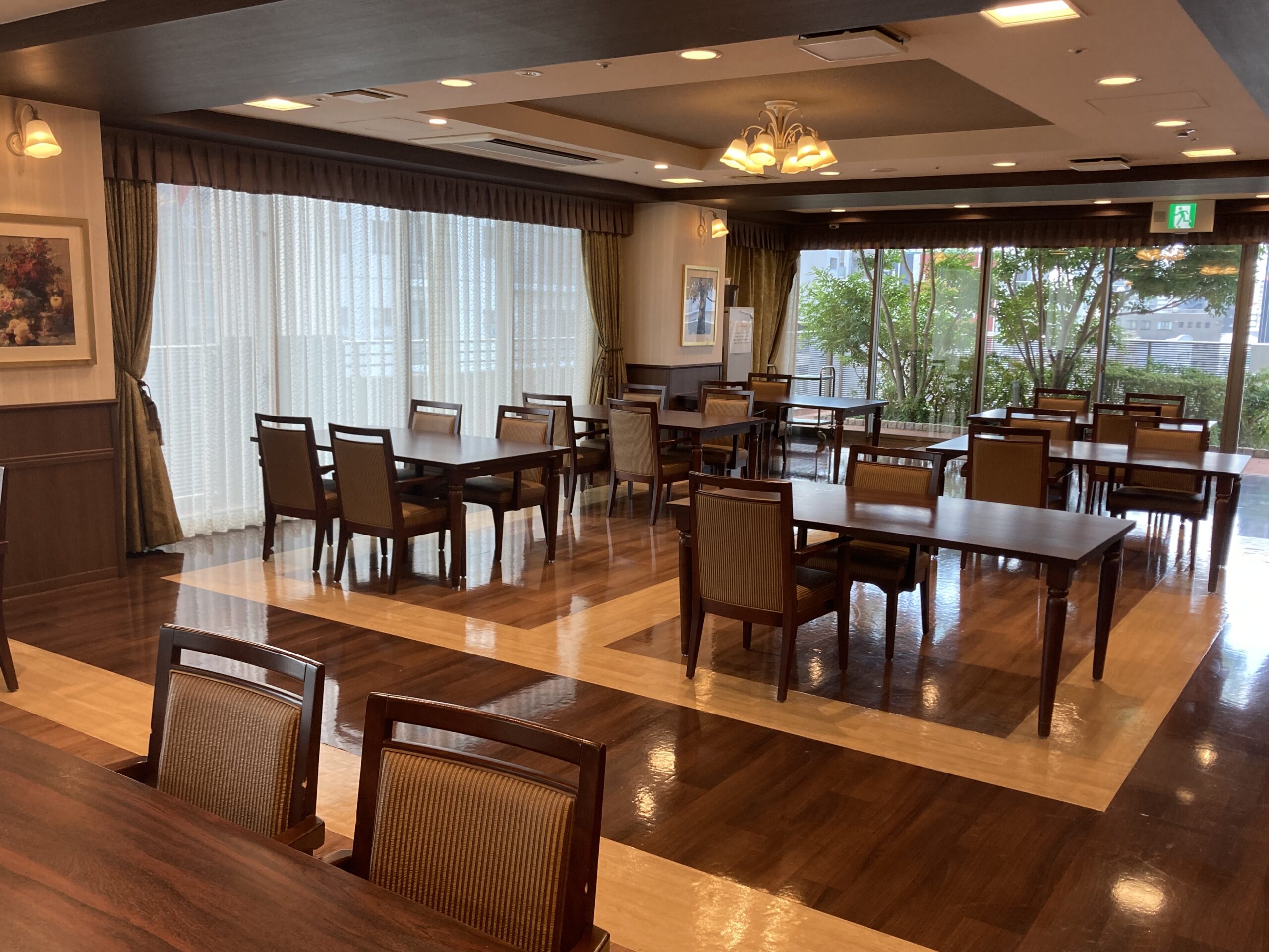 SOMPOケア ラヴィーレ南堀江 食堂