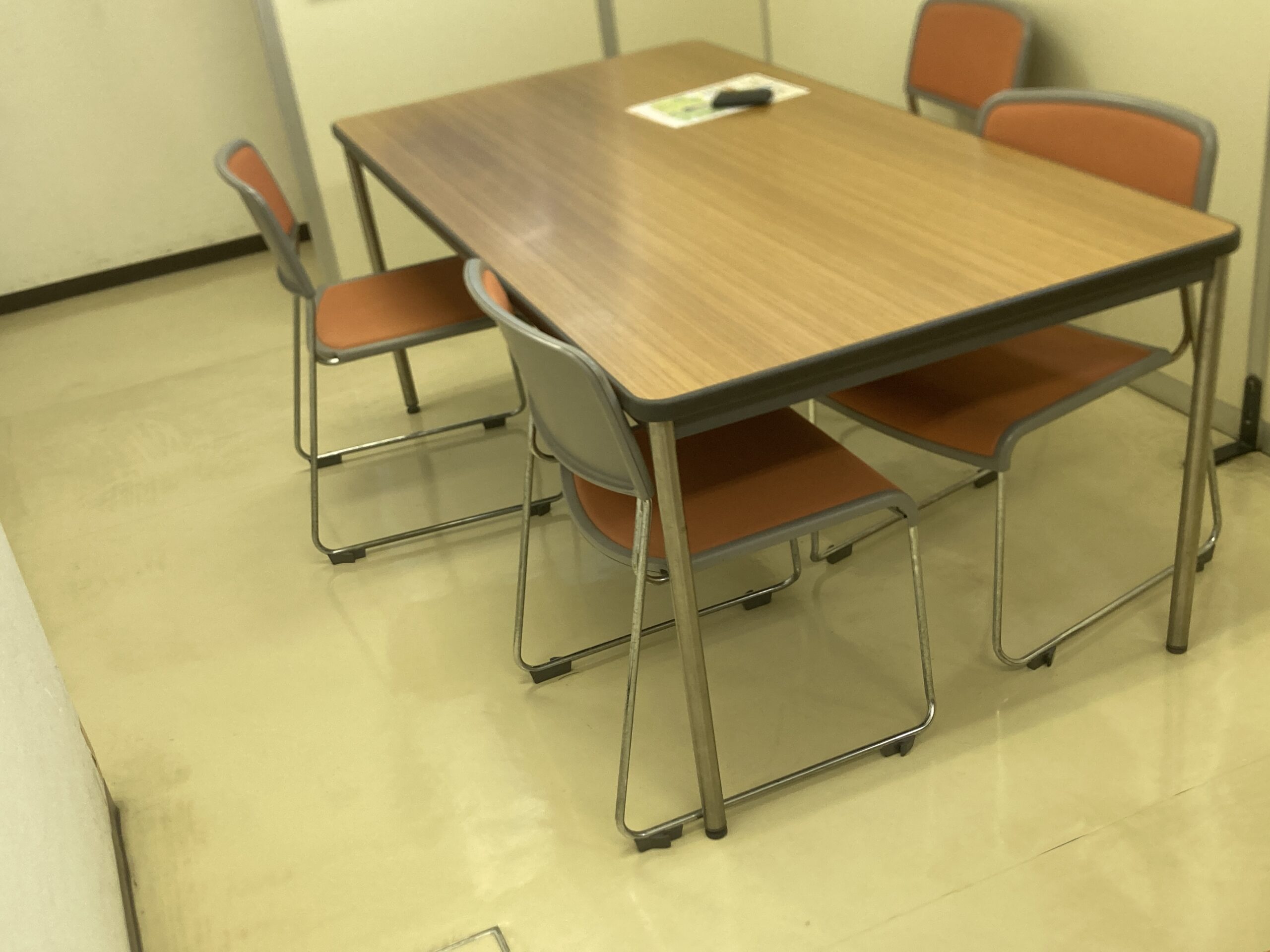 株式会社読宣WEST　会議室