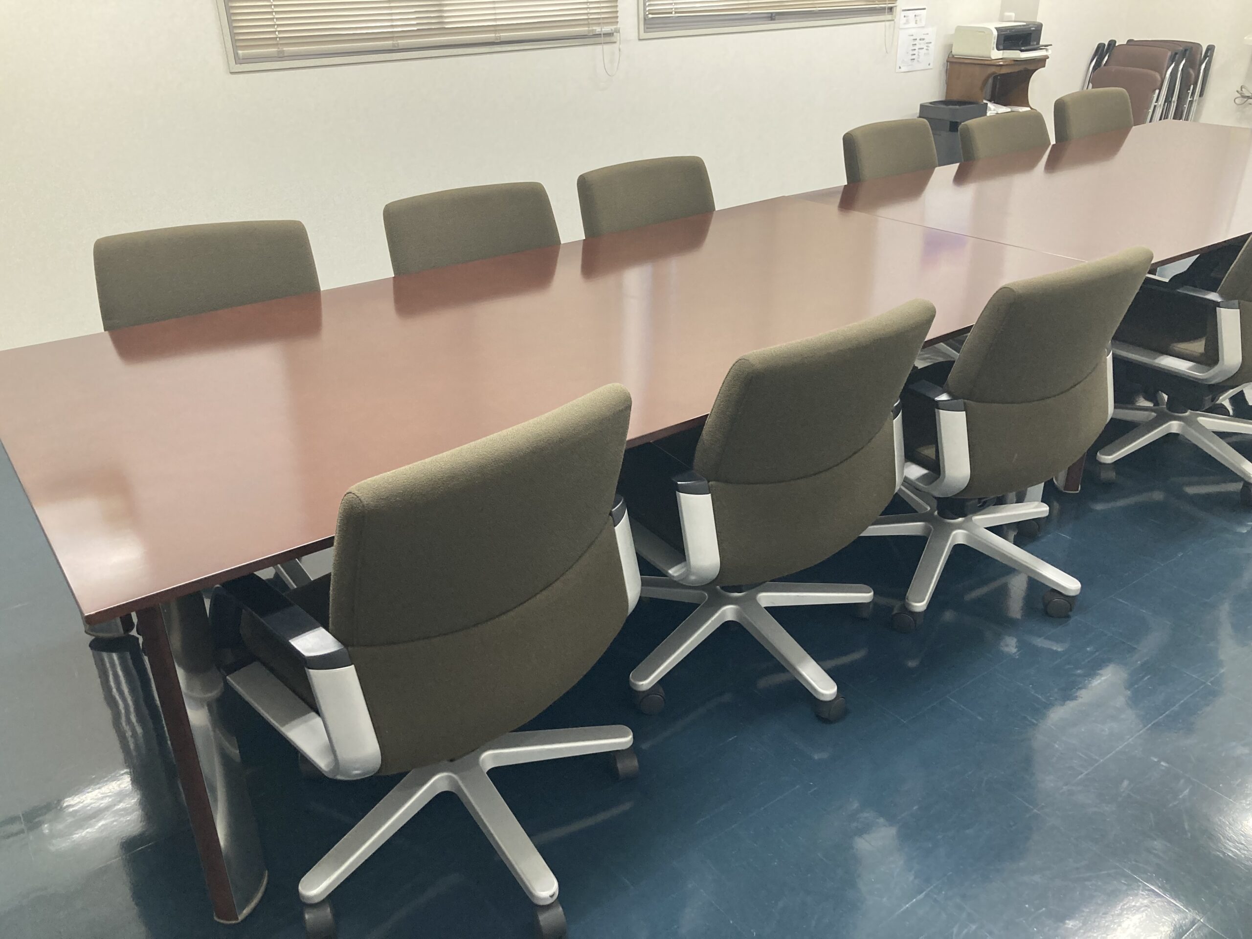 ニシキ合金株式会社　会議室