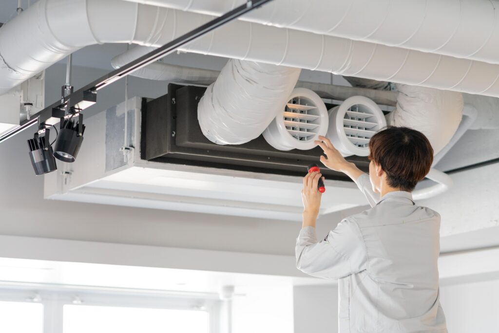 見落としがちなエアコン内部の汚れ