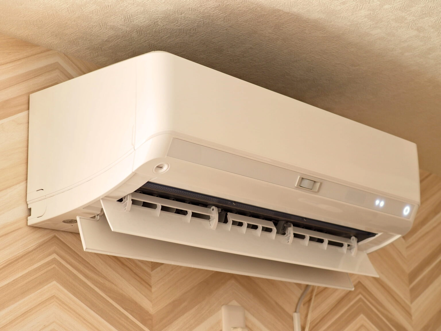 エアコン内部や吹き出し口のカビの防止方法は？